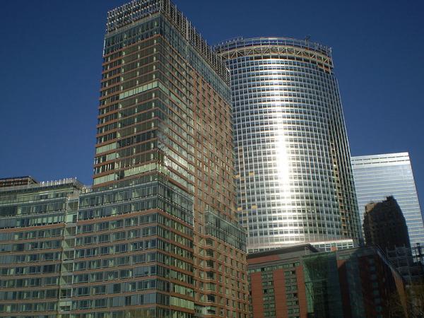 800px-Goldman_Sachs_New_World_Headquarters　１