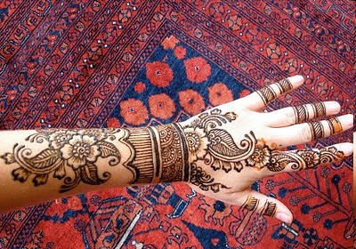 Nice-Pakistani-Mehendi-Design-for-Hands_(7)[2]
