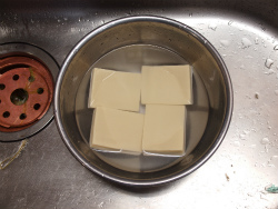 ふきと高野豆腐の煮物09