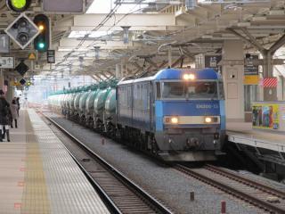 中央線から武蔵野線に直通する列車は2番線を通過する。
