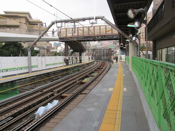 2013年3月10日の代官山駅