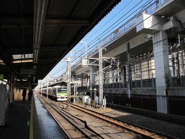 神田駅付近で建設が進む東北縦貫線の高架橋
