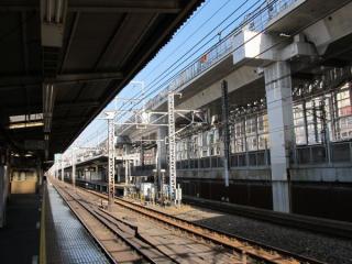 神田駅構内のPC桁の架設は完了している。